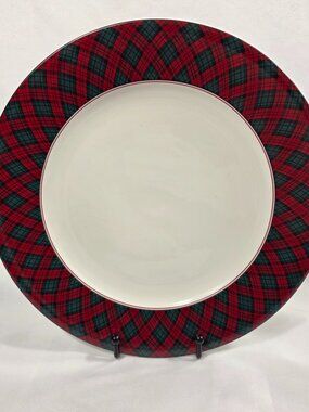 ONE (1) Sasaki Tartan Plaid Dinner Plate White with Red & Green Plaid Border
